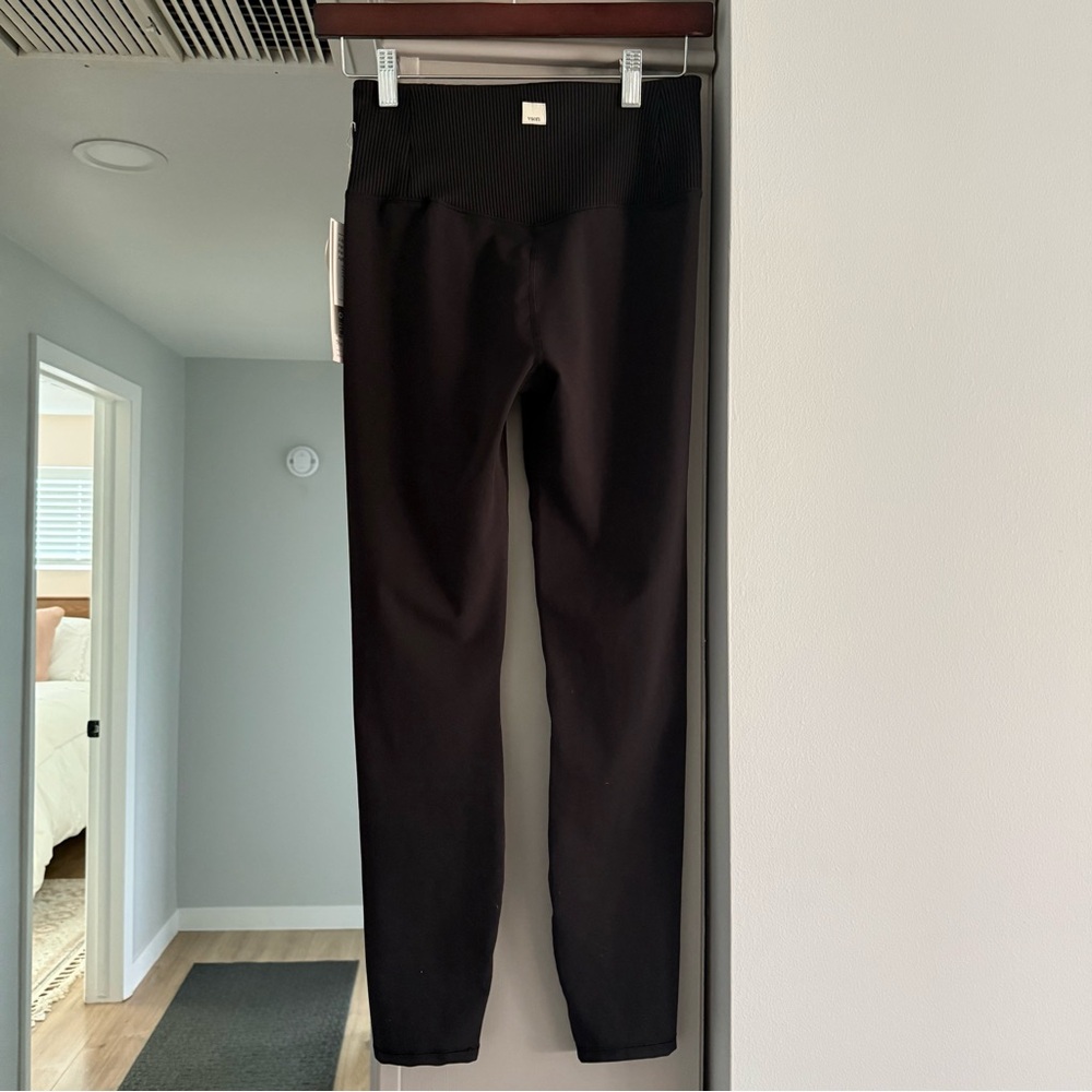 NWT Vuori Black Rib Studio Leggings - Picture 5 of 6